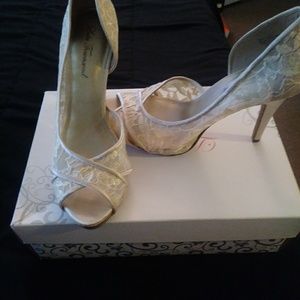 Lulu Townsend Champaign Heel with Lace